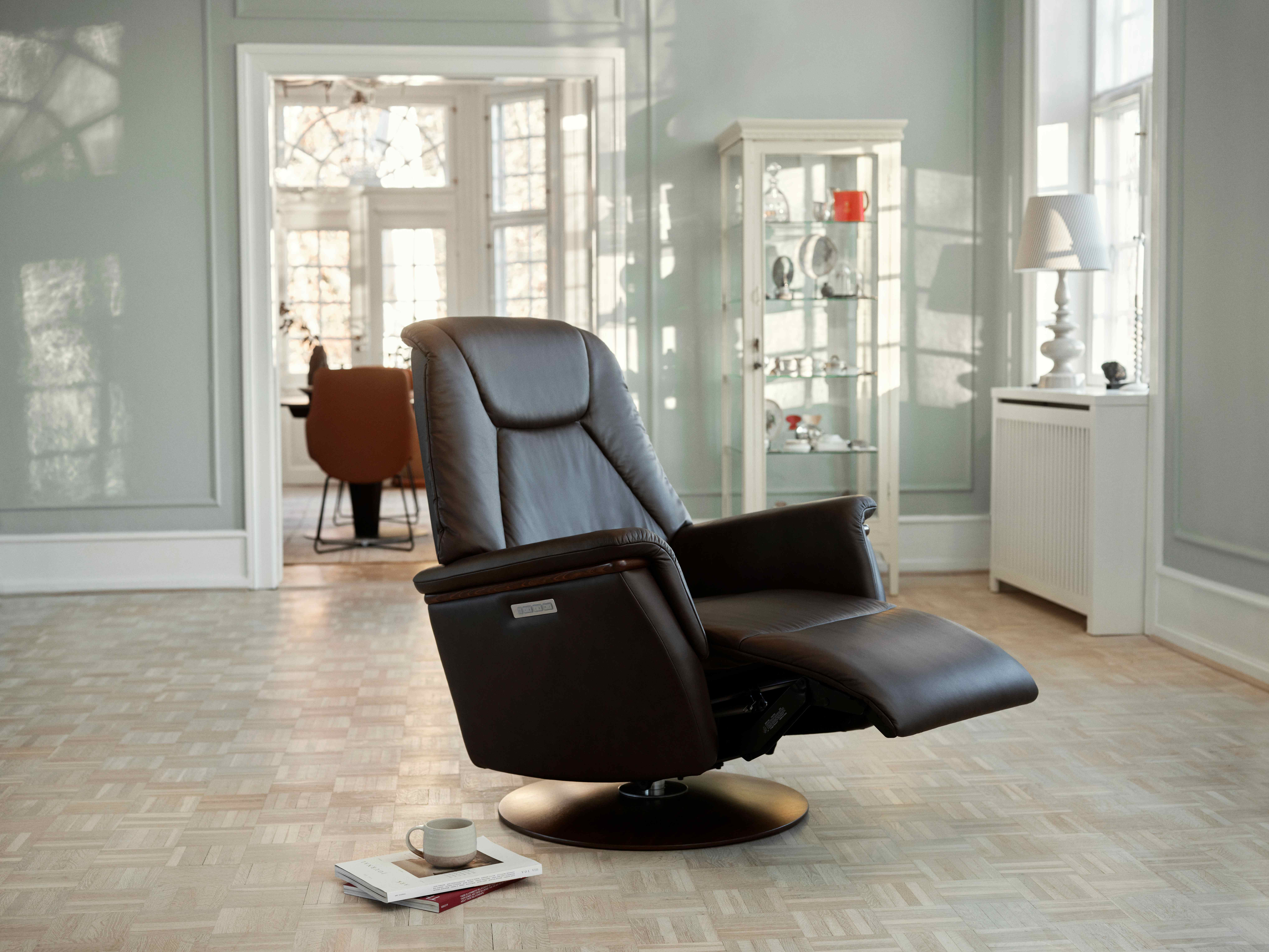 Stressless_Max_L_Moon_Pal_Chocolate_Brown Stressless_Max_L_Moon_Pal_Chocolate_Brown