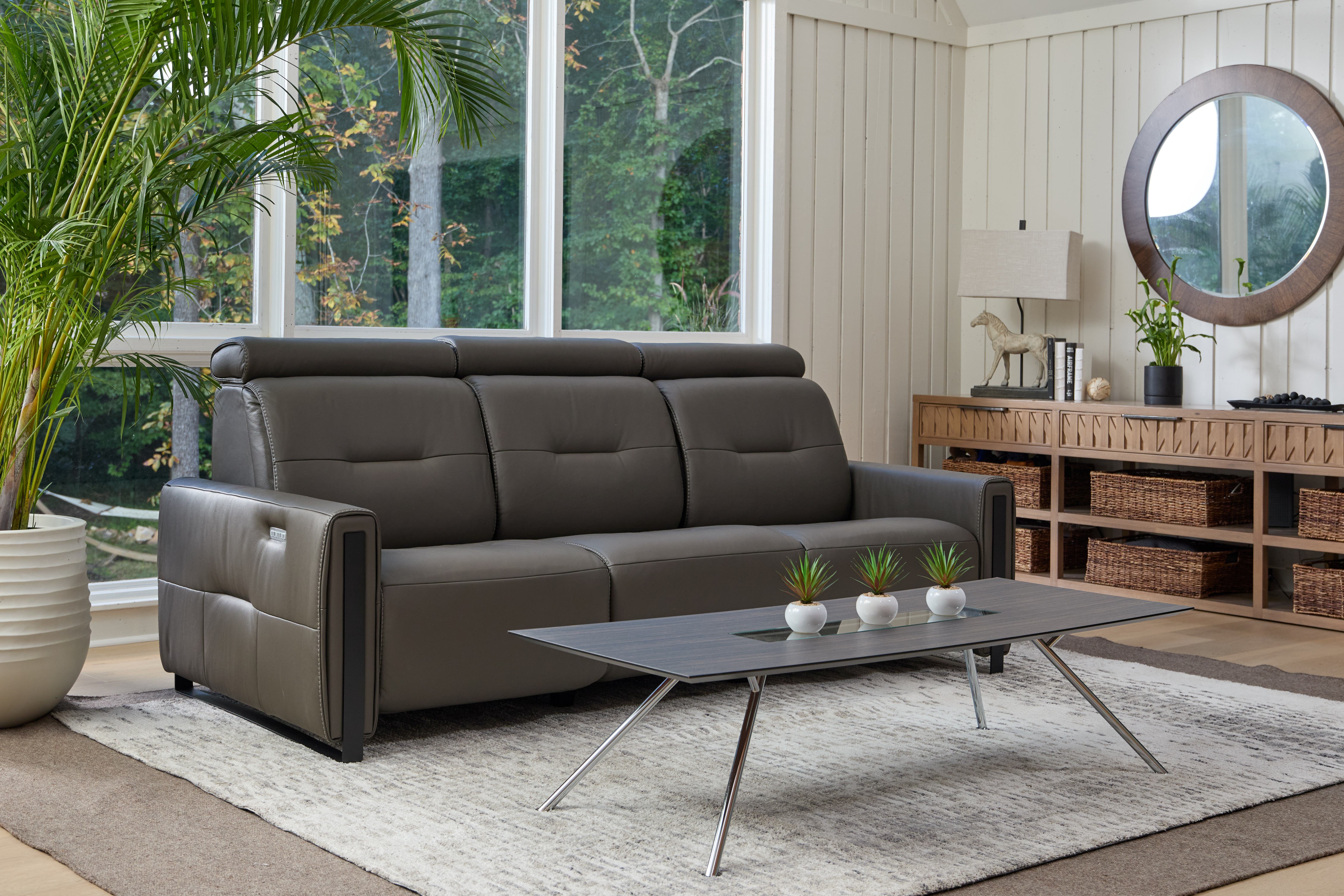 Monte Carlo sofa room